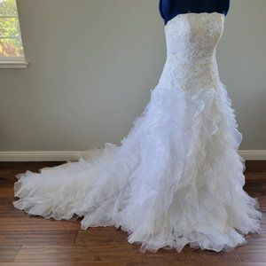 WEDDING GOWN